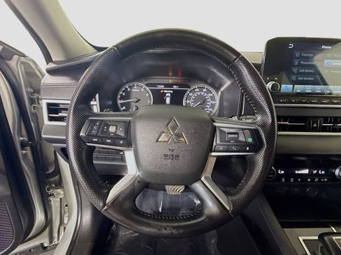 Used 2024 Mitsubishi Outlander SE FWD image 13