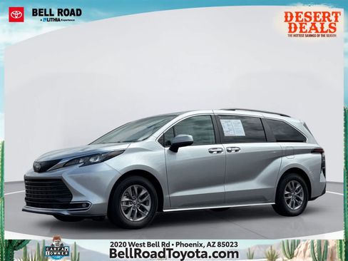 Used 2024 Toyota Sienna XLE FWD image 1