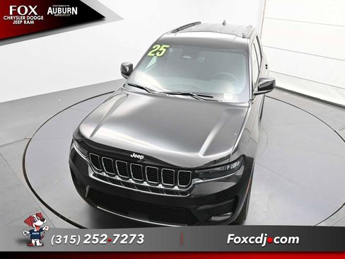 New 2025 Jeep Grand Cherokee Laredo X image 27