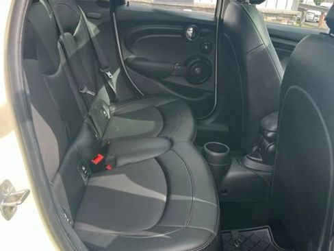 Used 2018 MINI Cooper 4-Door Hardtop FWD image 29