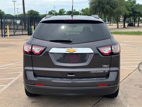 Used 2013 Chevrolet Traverse LS FWD image 6