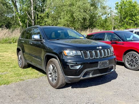 Used 2018 Jeep Grand Cherokee Limited AWD/4WD image 1