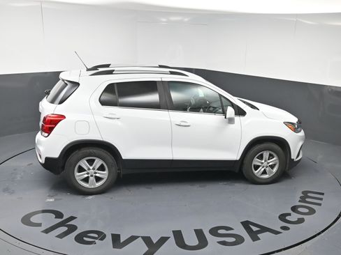 Used 2020 Chevrolet Trax LT w/ LT Convenience Package image 24