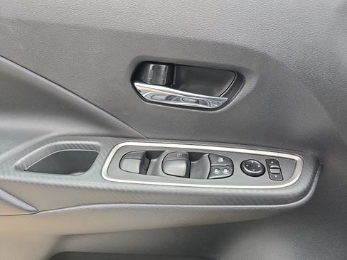 Used 2025 Nissan Versa SR w/ Trunk Package FWD image 29