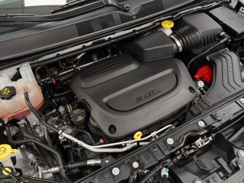 Used 2023 Chrysler Voyager LX image 47