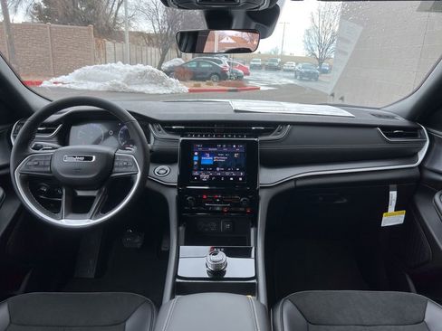 New 2025 Jeep Grand Cherokee L Altitude AWD/4WD image 20