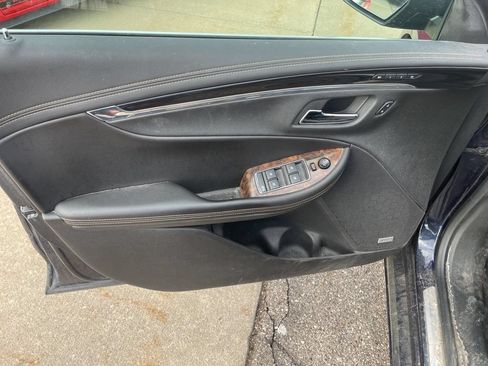 Used 2015 Chevrolet Impala LTZ FWD image 24