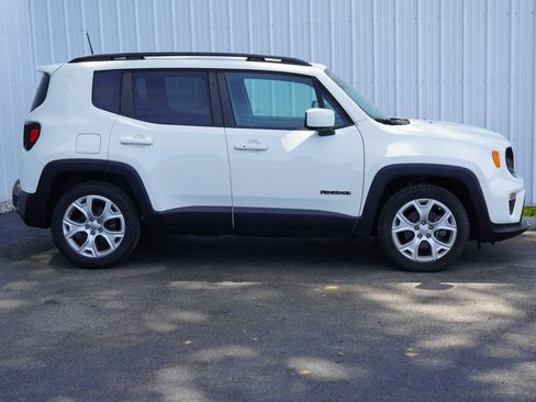 Used 2019 Jeep Renegade Latitude w/ Cold Weather Group FWD image 2