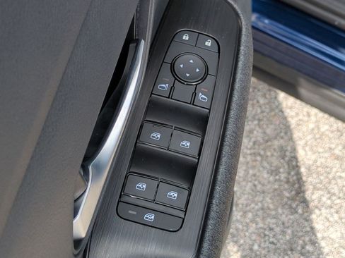 New 2026 Nissan Kicks SV w/ SV Premium Package FWD image 14