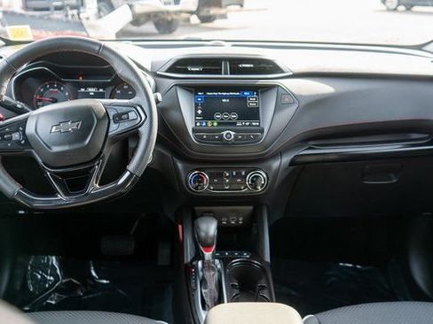 Used 2023 Chevrolet TrailBlazer RS FWD image 15
