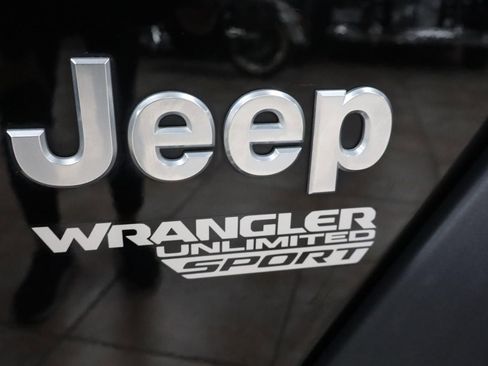 Used 2018 Jeep Wrangler Unlimited Sport S image 25