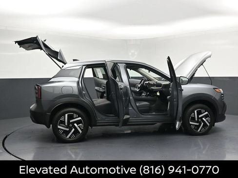 Certified 2026 Nissan Kicks SV FWD image 31