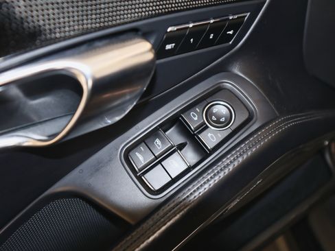 Used 2014 Porsche 911 Turbo S image 19