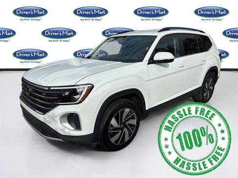 Used 2025 Volkswagen Atlas SE image 3