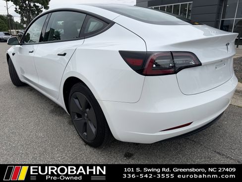 Used 2023 Tesla Model 3 Standard Range RWD image 3