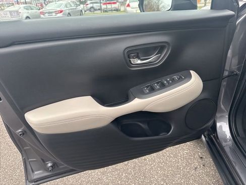 Certified 2023 Honda HR-V LX image 17