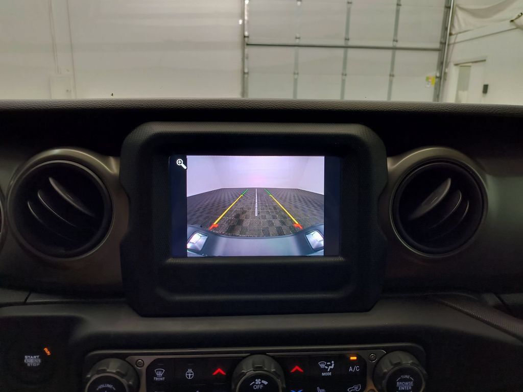 Used 2023 Jeep Gladiator Sport AWD/4WD image 18