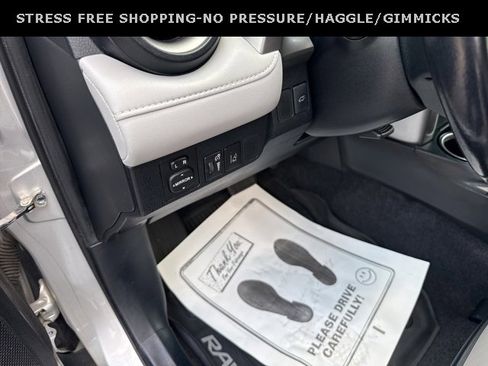 Used 2016 Toyota RAV4 Limited image 18