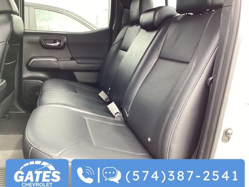 Used 2022 Toyota Tacoma TRD Sport w/ TRD Premium Sport Package image 16