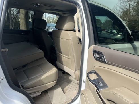 Used 2019 GMC Yukon SLT w/ Open Road Package image 12