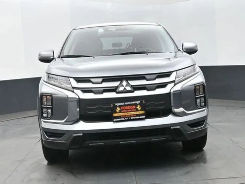 Used 2025 Mitsubishi Outlander Sport SE image 3