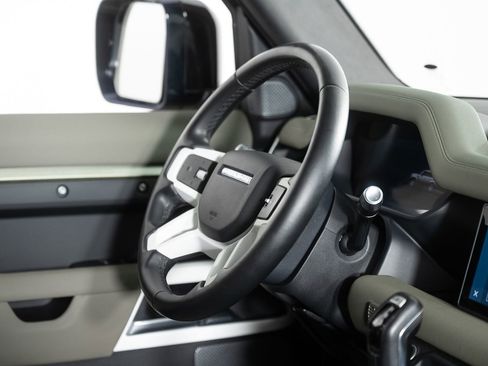 Used 2020 Land Rover Defender 110 S image 24