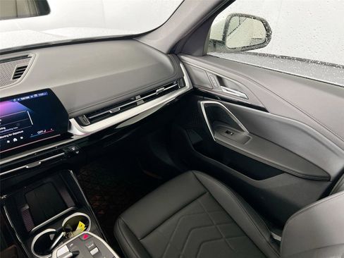 Used 2025 BMW X1 xDrive28i w/ Technology Package image 22