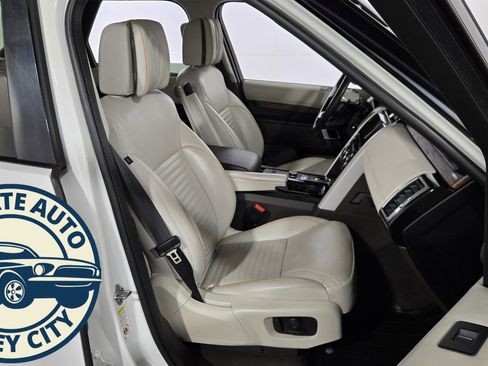 Used 2019 Land Rover Discovery HSE Luxury image 46