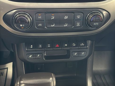 Used 2019 Chevrolet Colorado ZR2 AWD/4WD image 12