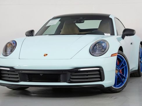 Used 2024 Porsche 911 Carrera image 3