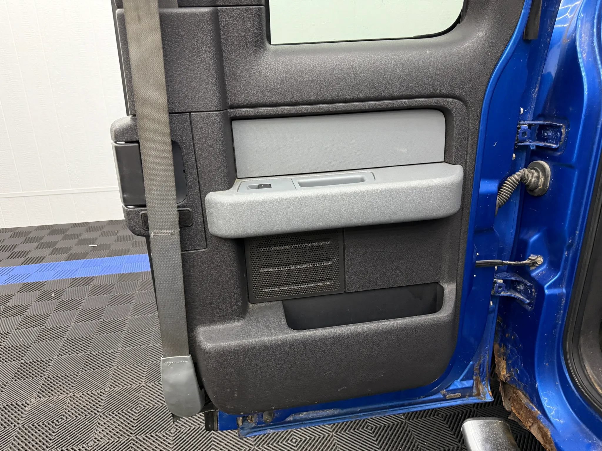 Used 2012 Ford F150 XLT AWD/4WD image 8