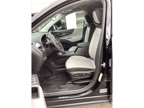 Used 2023 Chevrolet Equinox LS w/ LS Convenience Package AWD/4WD image 9