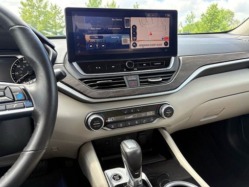 Used 2024 Nissan Altima 2.5 SL image 22