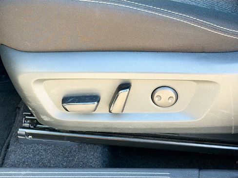 Used 2025 Nissan Rogue SV image 23