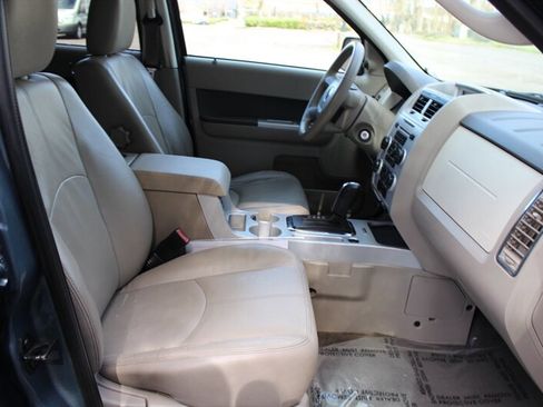 Used 2010 Mercury Mariner 4WD image 19