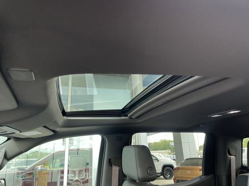 Used 2022 GMC Sierra 1500 Denali w/ Denali Premium Package image 6