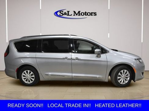 Used 2019 Chrysler Pacifica Touring-L w/ Advanced Safetytec Group FWD image 7