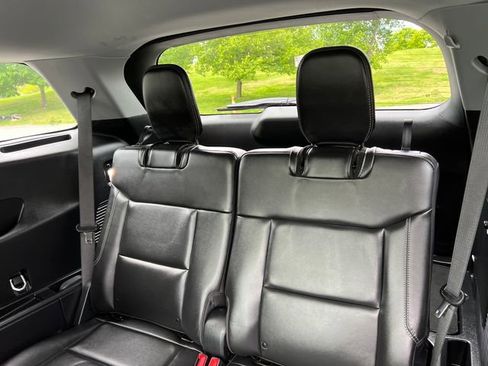 Used 2023 Ford Explorer XLT w/ Equipment Group 202A AWD/4WD image 25