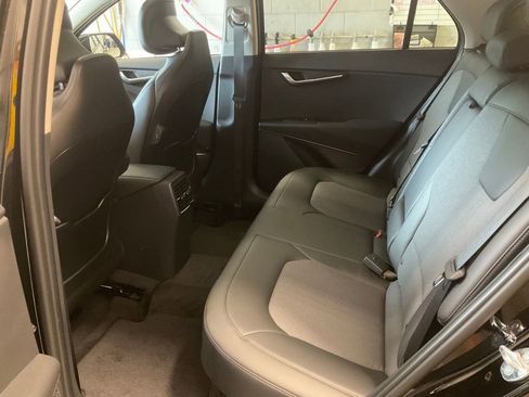New 2025 Kia Niro EX Touring image 22