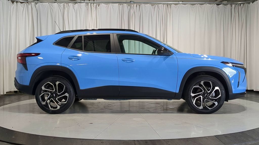 Used 2024 Chevrolet Trax RS w/ Driver Confidence Package FWD image 9