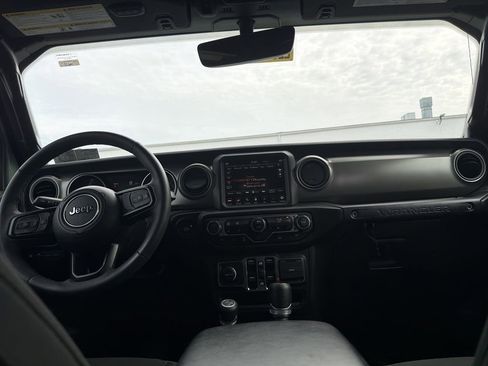Used 2023 Jeep Wrangler Unlimited w/ Sun & Screen Package AWD/4WD image 19