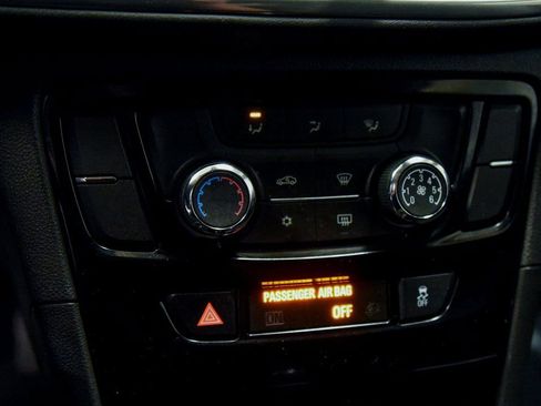 Used 2020 Buick Encore Preferred image 18