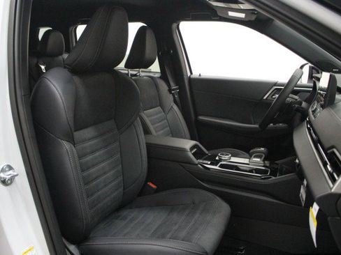 New 2026 Mitsubishi Outlander LE image 19