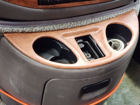 Used 1999 Ford E-150 and Econoline 150 image 25