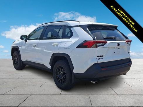 Used 2024 Toyota RAV4 XLE w/ Convenience Package FWD image 5