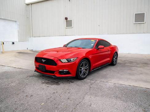 Used 2016 Ford Mustang Premium image 3