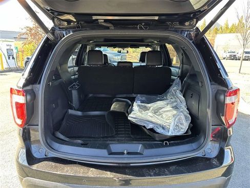 Used 2017 Ford Explorer XLT w/ Equipment Group 202A image 23