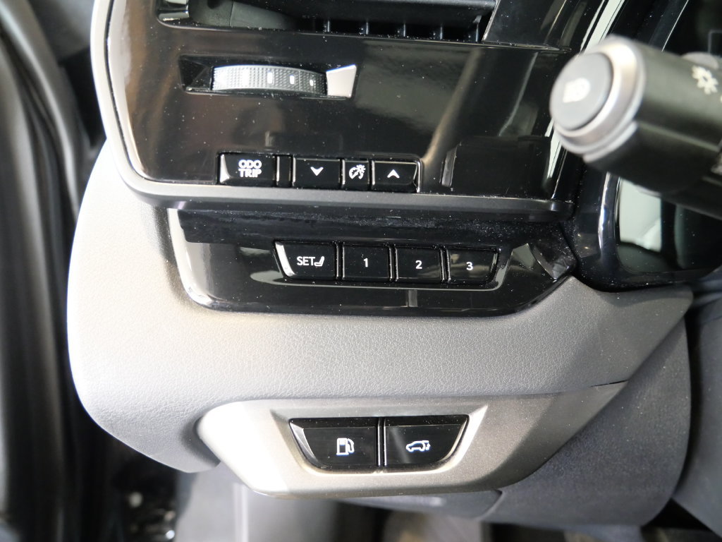 Used 2023 Lexus RX 350 Premium w/ Accessory Package AWD/4WD image 13