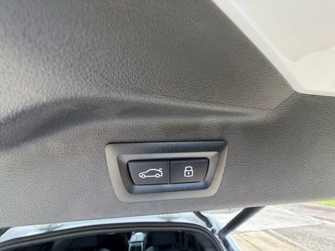 Used 2026 BMW X7 xDrive40i w/ M Sport Package AWD/4WD image 33