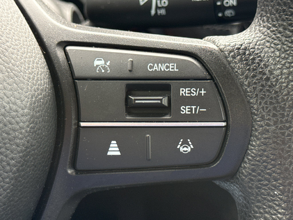 Certified 2025 Honda HR-V LX image 29
